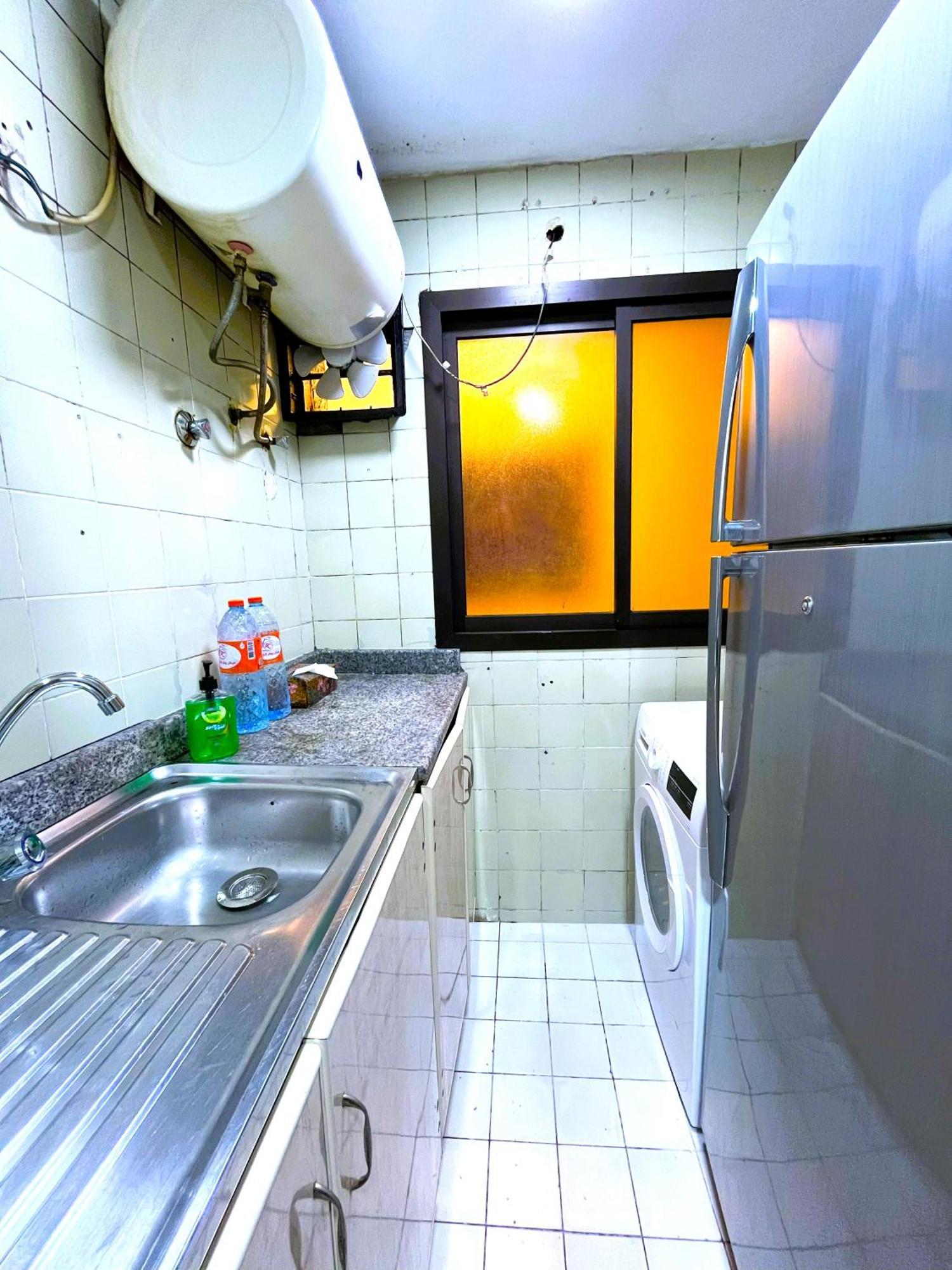 Yoko Luxury Hostel Dubai Exterior photo