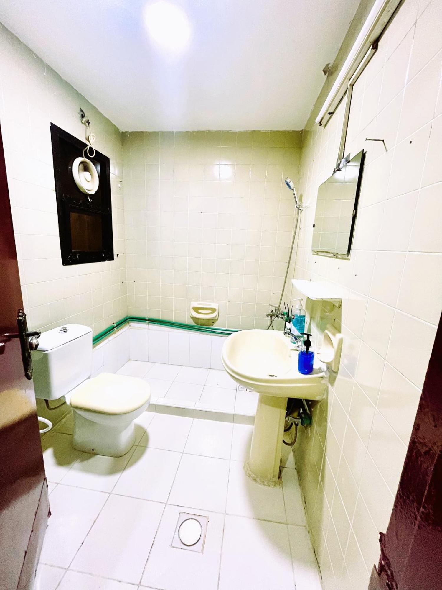 Yoko Luxury Hostel Dubai Exterior photo